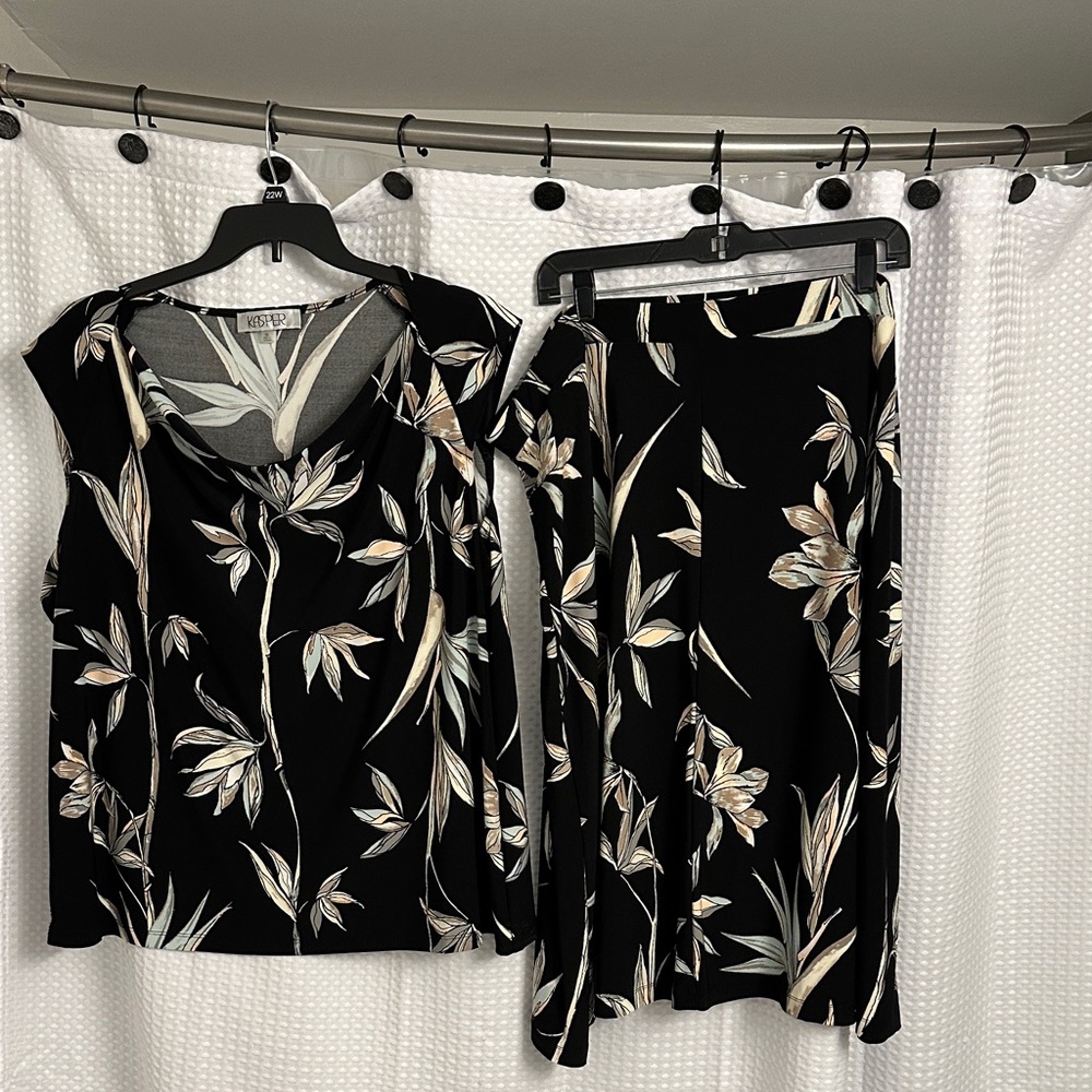 Kasper Black and Cream Floral Midi Skirt